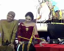 Wayang Dalang Akbar Dan Niken Salindri